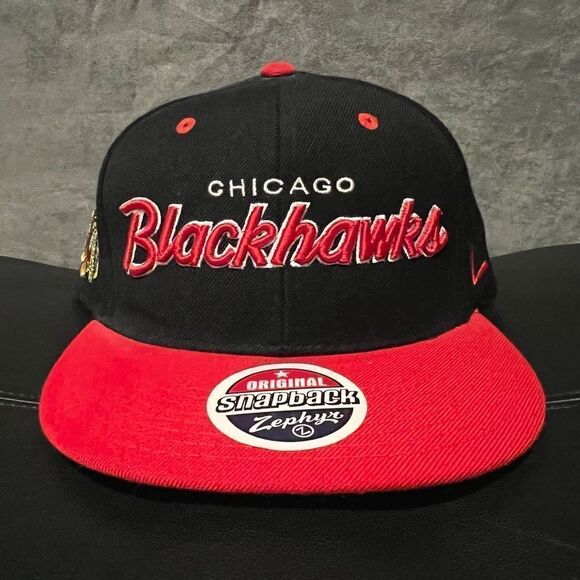 ZEPHYR Chicago Blackhawks NHL Vintage Script Adjustable SnapBack Hat / One Size - Picture 1 of 5